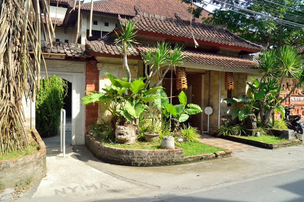 Desa Nyima Hotell Seminyak Exteriör bild
