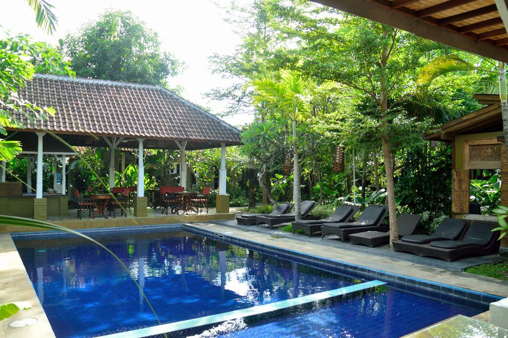 Desa Nyima Hotell Seminyak Exteriör bild