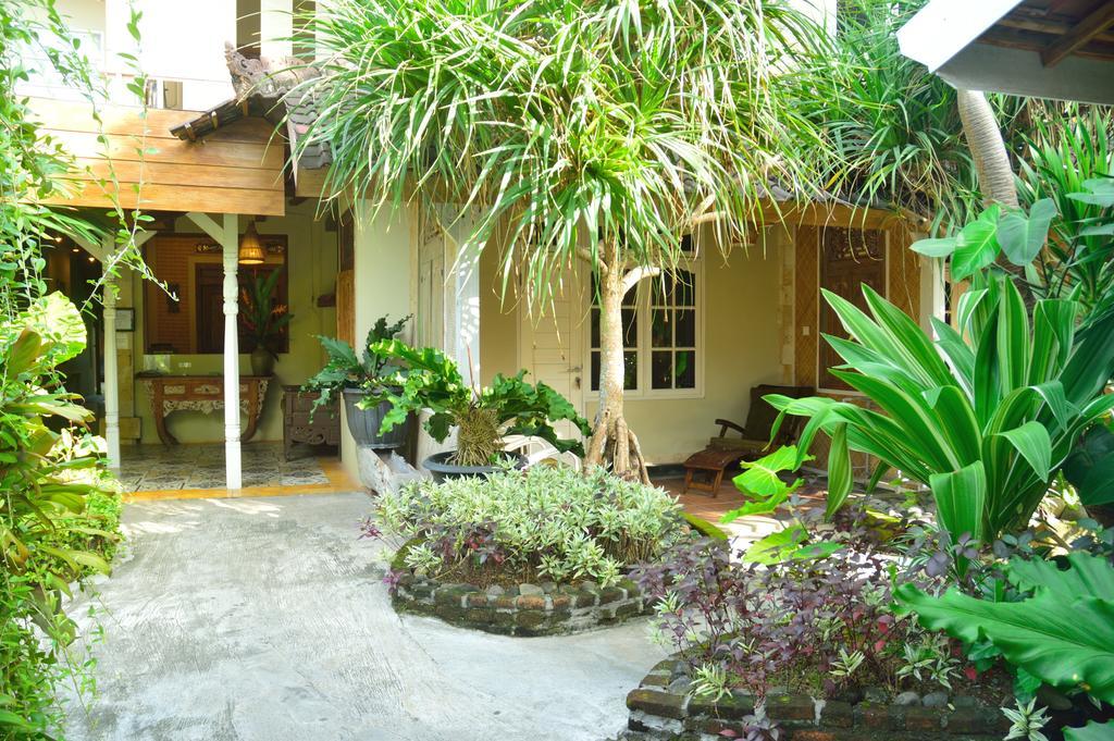 Desa Nyima Hotell Seminyak Exteriör bild