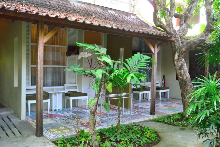 Desa Nyima Hotell Seminyak Exteriör bild