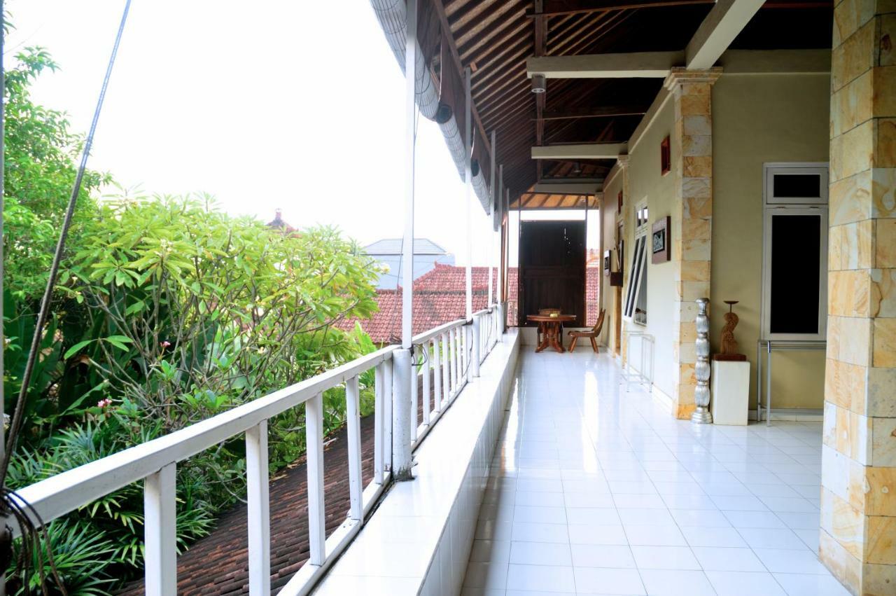 Desa Nyima Hotell Seminyak Exteriör bild